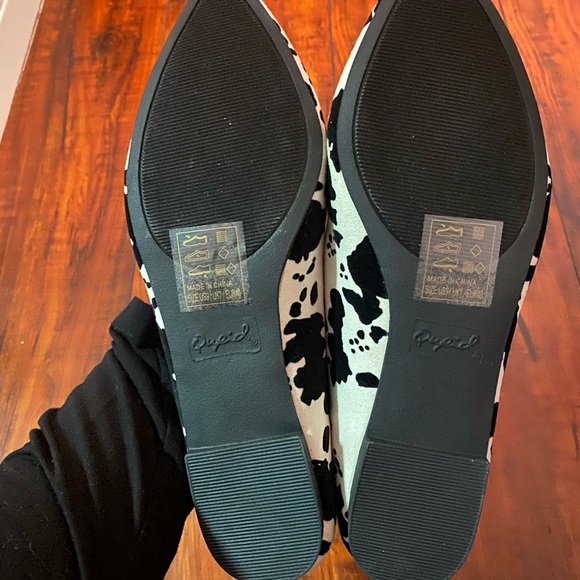 Cow print slip on - Picture 3 of 4